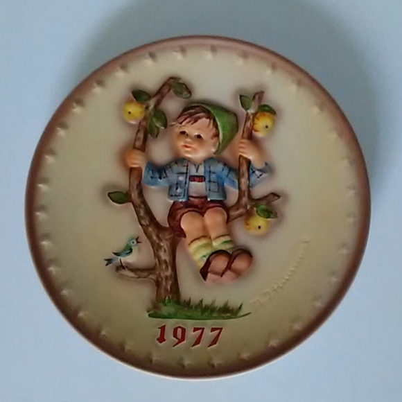 M.J. HUMMEL | 1977 plate 7TH Annual plate 270 - Picture 1 of 3